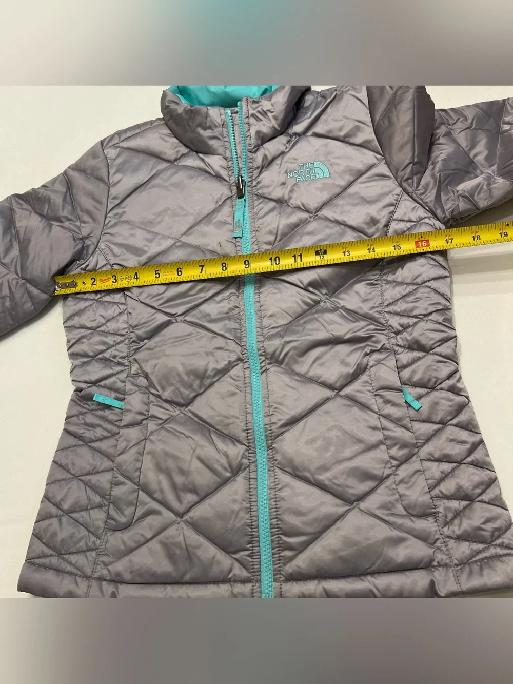 The North Face 550 Goose Down Puffer Quilted Winter Jacket Girls Med Silver/Teal